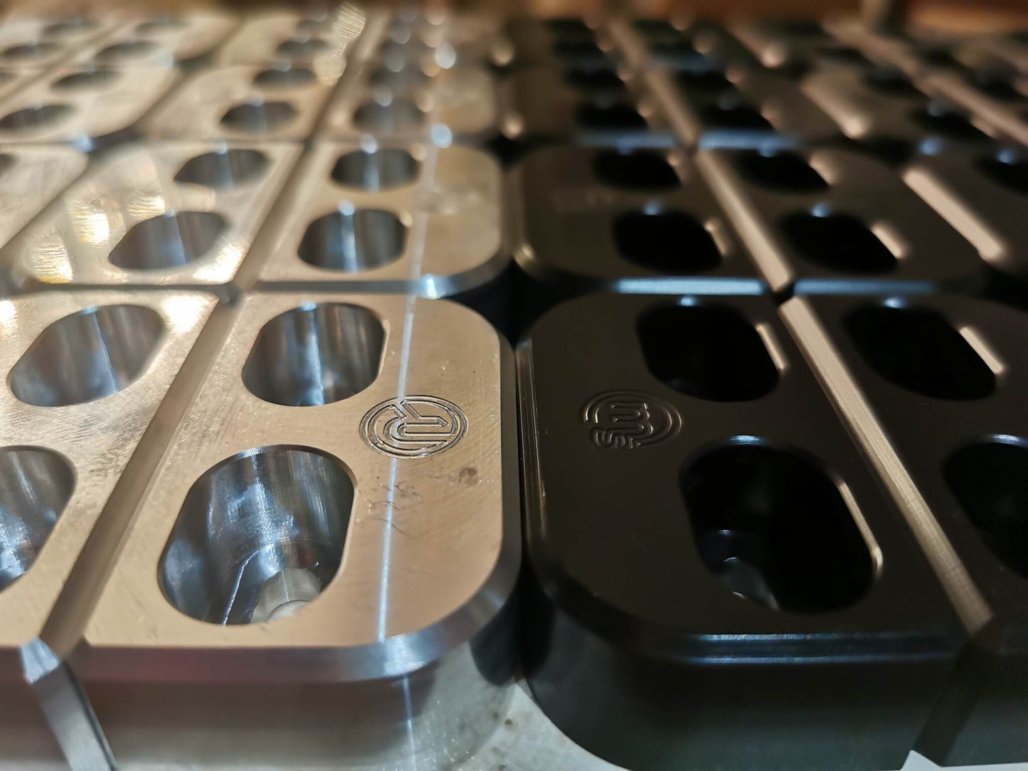 Aluminiowe Doorbushingi  do Mazda mx-5,pasują do wszystkich generacji.