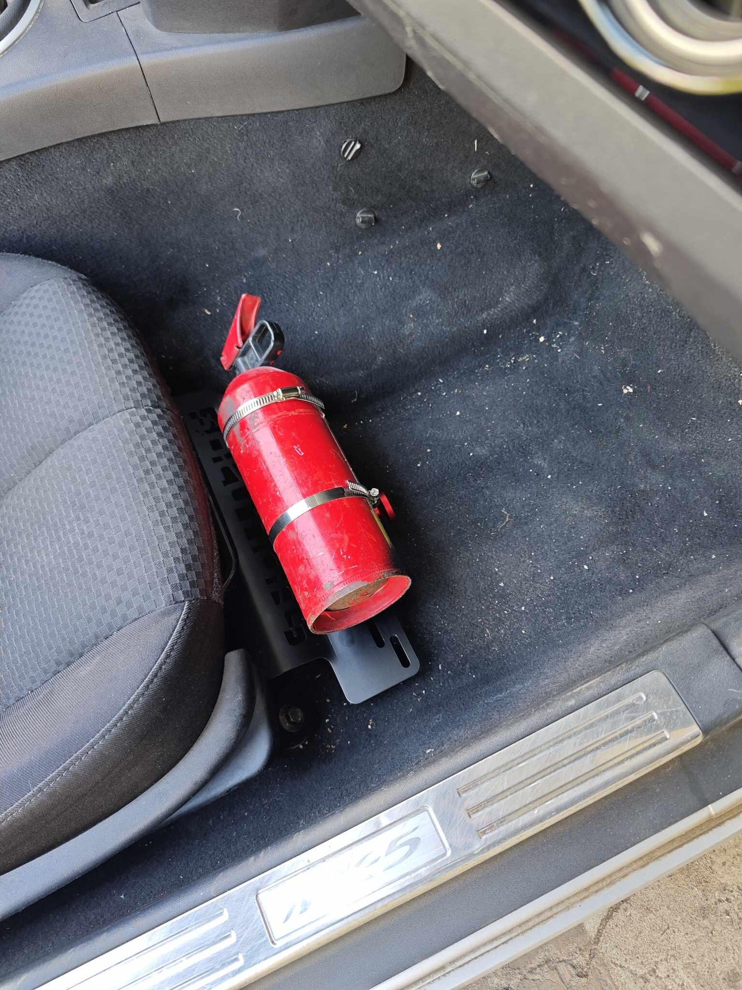 Quick release Universal Fire Extinguisher Bracket for Mazda mx5 miata NC